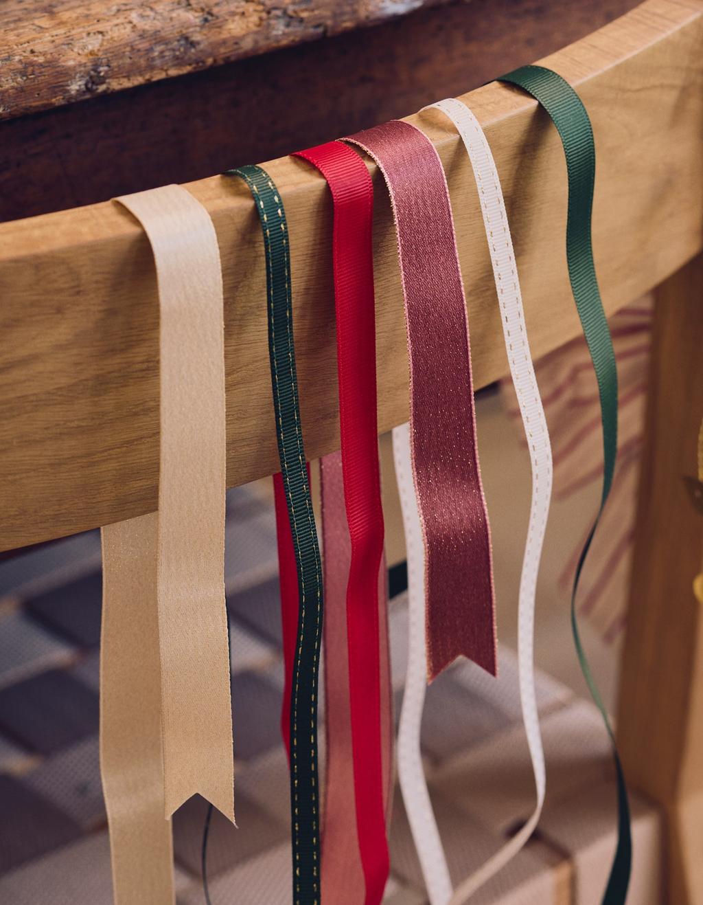 VGOODALL Ruban Vichy Noir Et Blanc, 0,9 Cm X 45,7 M, Ruban Fin à Carreaux Noirs Et Blancs Pour Décorations, Emballage Cadeau, Pique-nique, Accessoires Pour Cheveux