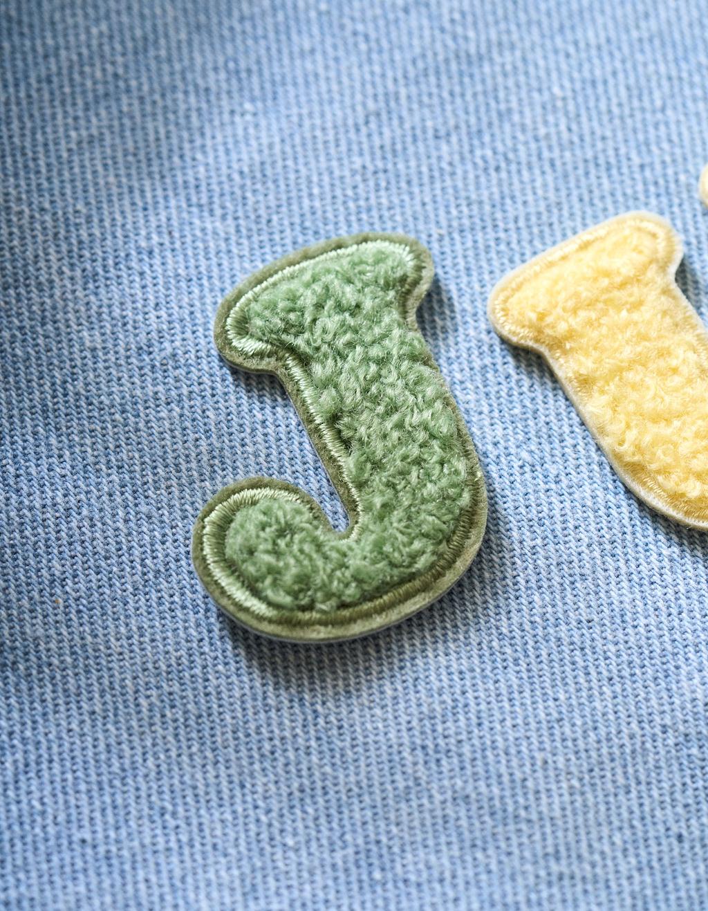 INFUNLY Set Da 6 Toppe Con Lettere Inglesi In Strass E Perle – Autoadesive Per Abiti Da Sposa, Borse E Jeans – Decorazioni Fai-da-te
