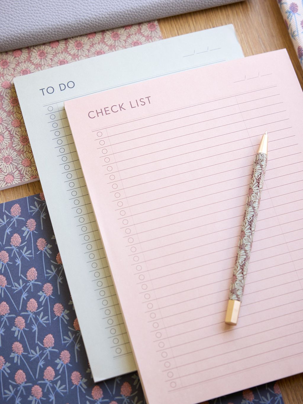 Checklist notepad | Paper. 17 x 23 cm. 46 sheets. | Dark Rose