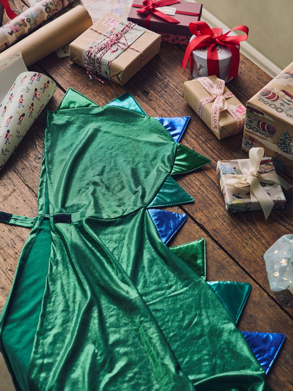 Crocodile dress-up cape | Forest Green