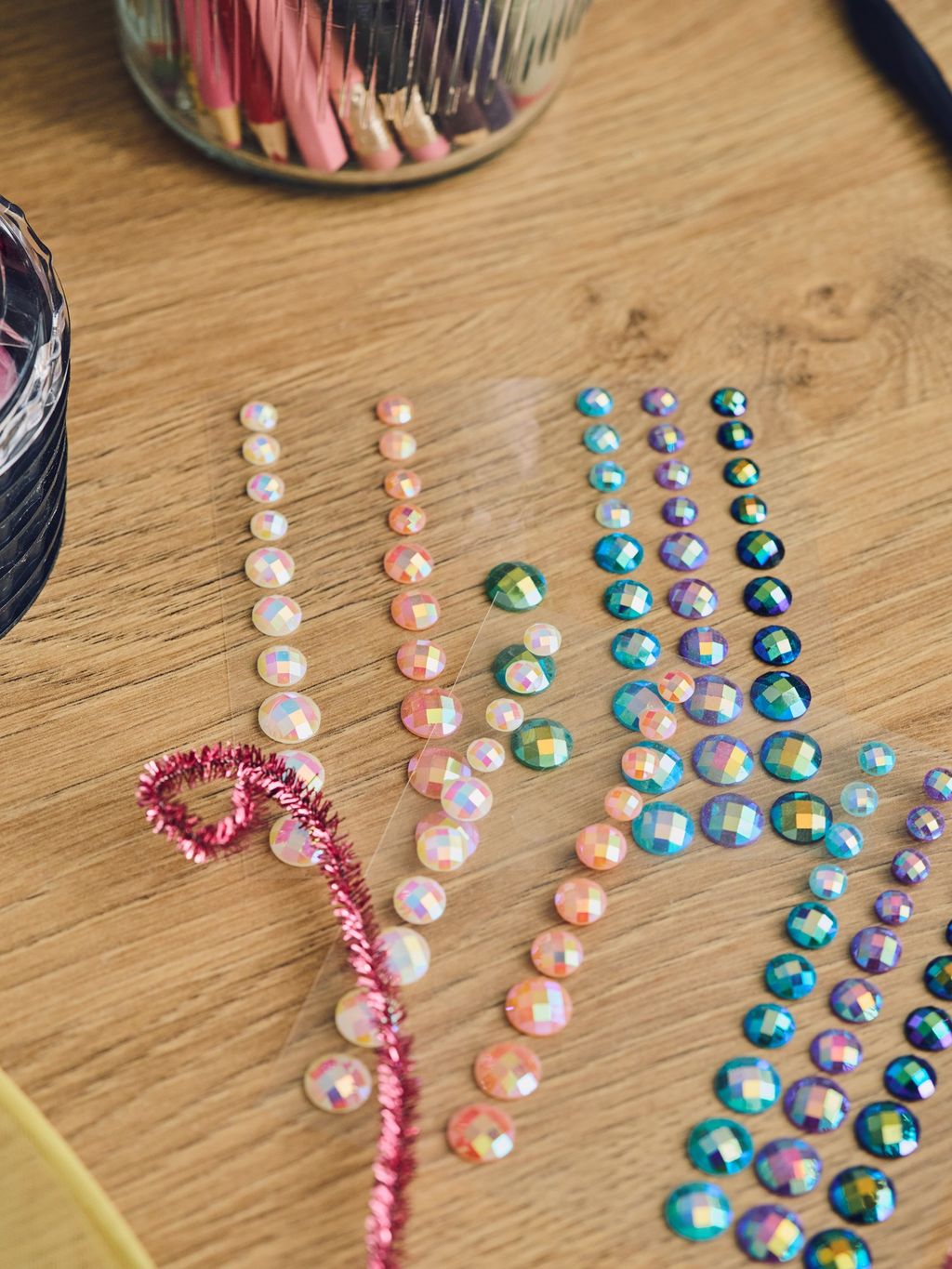 Cordoncino Semipere Autoadesivo Per Fai Da Te – 3 Fogli Con Pietre Strass 3mm, 4mm, 5mm – Oro Chiaro Per Decorazioni E Biglietti