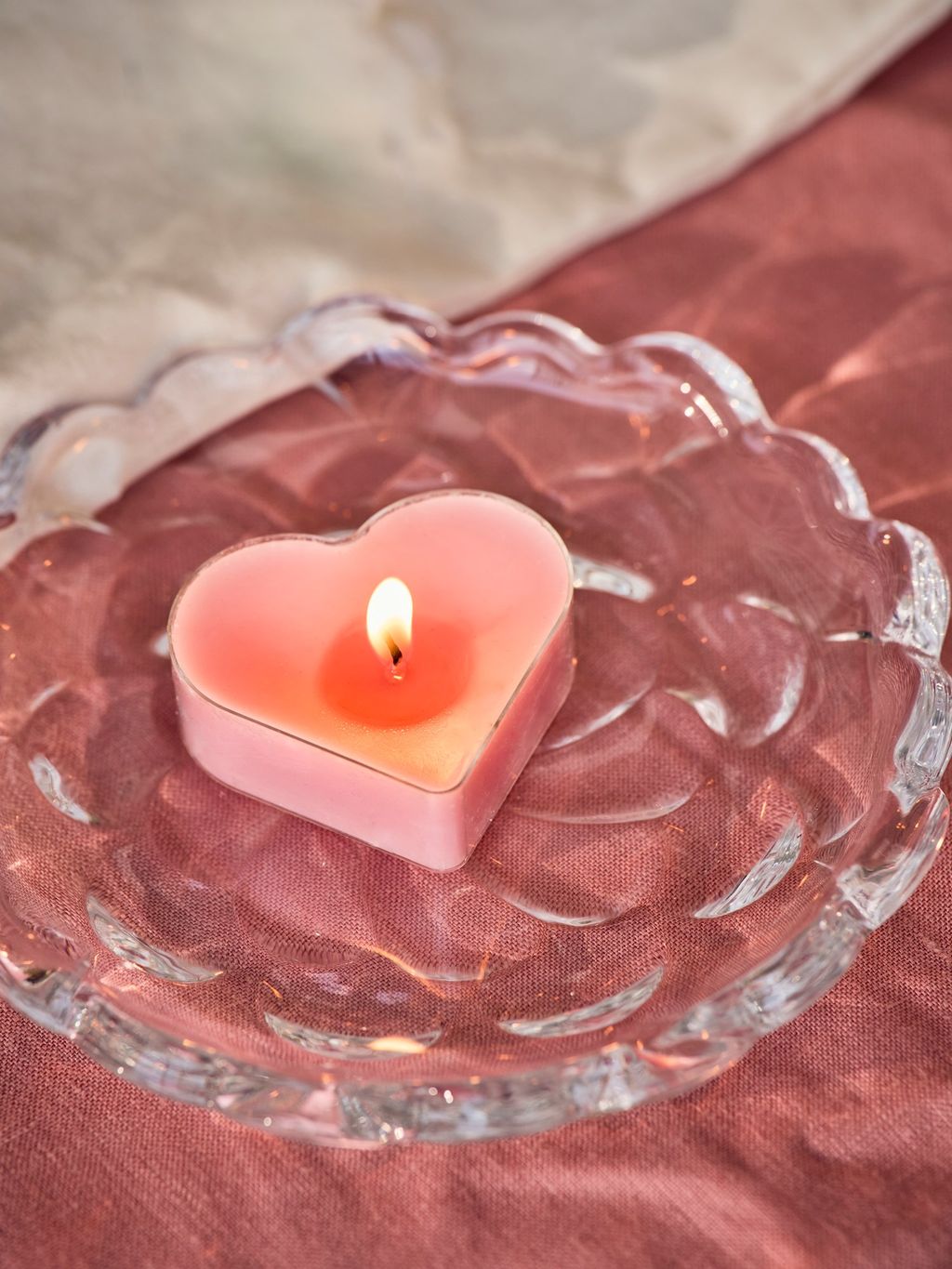 Waxinelichtjes - 10 stuks - hartjes - rood - 13 cm | Leen Bakker