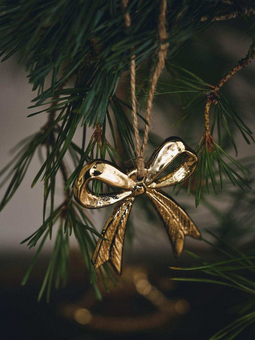 Weihnachtsschleife als Christbaumschmuck | Aluminium. 5,5 cm