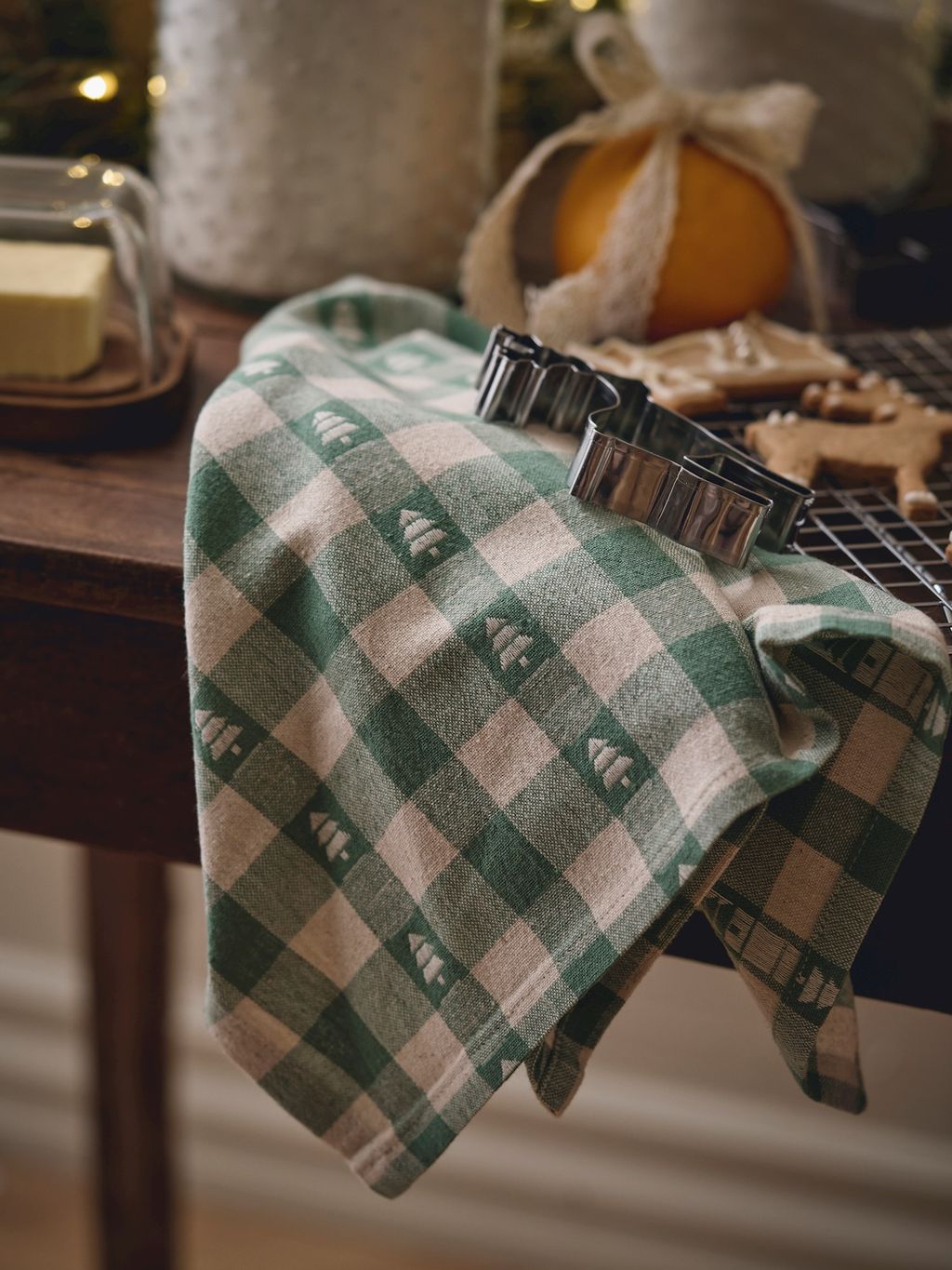 Rose Tea Botle Tea towel | Cotton. 70 x 50 cm. | Off White, Moss Green