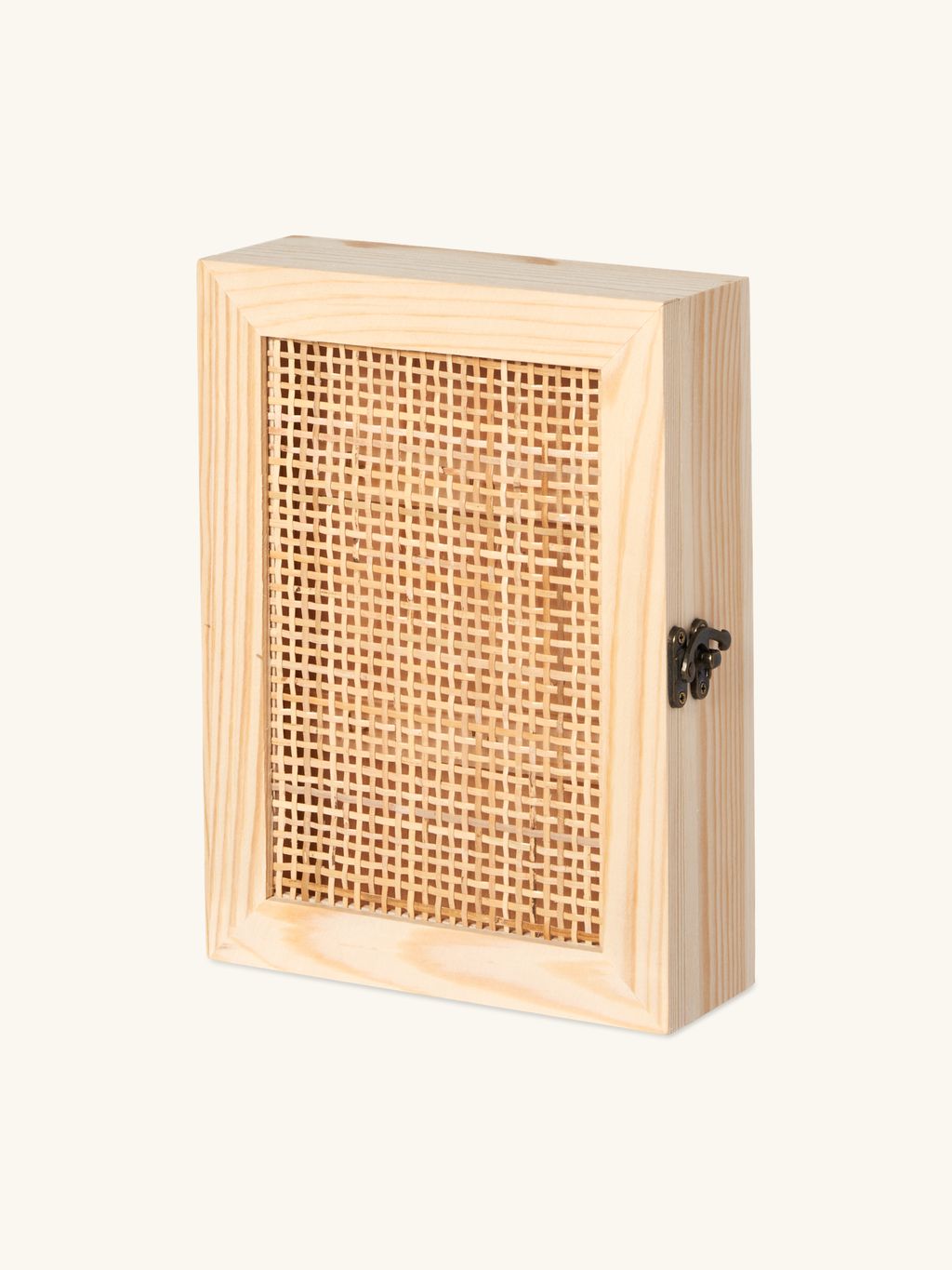Key Pinewood/plywood/rattan. 18 x 6.2 x 24 cm. Nature